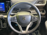 【純正革巻きステアリング】上質な革を使用することで、手にしっかり馴染みとても運転しやすいハンドルです♪