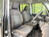 運転席シート廻りは使用感も少なく、良好な状態となっています。丁寧に使われていたことがよくわかりますね。