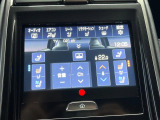 【リアオートエアコン】広い後部座席には必須の機能!風量や温度を自動で調整し前席と同様な車内環境にしてくれるリアオートエアコンを装備。夏の暑さも冬の寒さもストレスなく快適にお過ごしいただけます♪