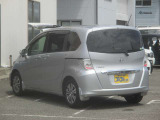 当店は保険業務代理店です。保険資格保有スタッフが自動車保険など相談受付しています。  当店の車両プライスは全車整備費用込みとなっており、諸費用をf含む支払総額提示を推奨しております。