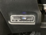 ハンドルの左下にETCがついています。高速道路の料金所の通過も楽々です。カードの取り出しもしやすい場所についています。