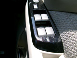 パワーウインドウなので、運転中でも安全に窓の開閉ができますよ!