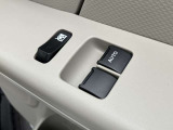 前席はパワーウインドウです。