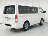 バックカメラが付いているので後方確認が非常にしやすいです。今や運転初心者も熟練者も必須装備!ついていて損はないですね♪