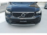 最新のVOLVOのエンブレムデザイン☆センターを斜めに大きく横切るラインと銀のアイアンマーク