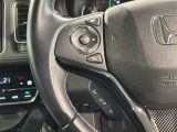 ステアリングにオーディオ操作スイッチが付いています。オーディオ画面に直接タッチしなくても操作が出来ますので、運転に集中できます。