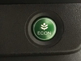 ★ECONスイッチ★ エコドライブを加速しよう!スイッチをONにすると、運転の仕方によるロスを抑え込み燃費をよくするようクルマが頑張ります(*^ー^*)燃費向上にチャレンジ♪