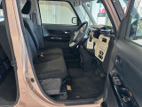 【ゆったりと運転してください】足元空間も広く、スムーズに乗り降りもいただけます♪