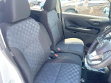 運転席シート廻りは使用感も少なく、良好な状態となっています。前オーナー様が丁寧に使っていたことがよくわかりますね。