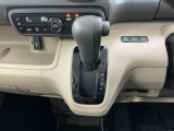 オートマチックシフトレバーは、手になじみ操作しやすい形状で安全運転にもつながります♪