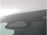 サポカーSとは、衝突被害軽減ブレーキに加えて、高齢者に多いと言われている踏み間違い事故防止をサポートする機能です。詳しくは販売店スタッフまでおたずねください。