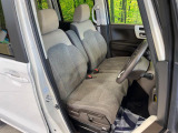 運転席シート廻りは使用感も少なく、良好な状態となっています。丁寧に使われていたことがよくわかりますね。