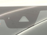 【スマートシティブレーキサポート】低速走行中に前方の車両等を認識し、衝突しそうな時は警報とブレーキで衝突回避と被害軽減をアシスト。より安全にドライブをお楽しみいただけます。
