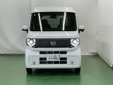 LEDヘッドライトを装備しています。LEDヘッドライトはとても明るく、雨の日や夜間走行も安全・安心です。オートライトコントロール付きで周囲の明るさに応じて自動で点灯・消灯します