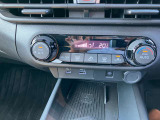オートエアコンを装備しています!寒い冬も暑い夏も、全席に快適な空調をお届けします♪ご納車時からより快適にお乗り頂ける、エアコンフィルターの交換や、エアコン内部洗浄も承ります。