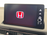 【メーカー純正ナビ】インテリアに溶け込むスタイリッシュな「専用設計」メーカーナビを装備♪視認性や操作性など基本性能にも優れ、より上質なカーライフをお楽しみいただけます。