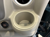 運転席側掘り込み式インパネカップホルダー