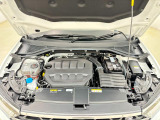 Volkswagenを知り尽くしたスペシャリストが隅々まで整備、各モデルの情報がインプットされた専用テスターで過去の細かな不具合を確認。モデルごとや部位ごとに専用スペシャルツールを用いて整備します