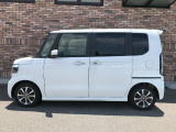 オプションになりますが、ボディーコーティングもご用意しております。新車の輝きに近づき、洗車などのお手入れも楽になりますよ。