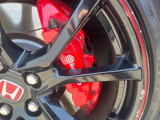 【ブレンボ製キャリパー】ハイパワー車両には強力なブレーキが必須!世界のスーパーカーにも採用されるイタリアの高級メーカー「ブレンボ」を装着!色鮮やかなキャリパーがスポーティな印象を引き立てます♪