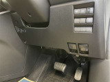 運転席周辺にある各種スイッチ画像です。今では必須アイテムのETCも装備(^^♪