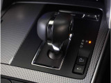 【シフトレバー】シフトもとても操作しやすいデザインになっております。運転する人の事を第一に考えた操作性の高い仕様です。