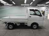 納車前に自社整備工場で点検整備を実施。納車から1年間の全国トヨタロングラン保証付きですので、ご安心してお乗りいただけます!
