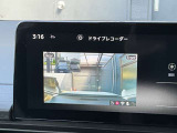 前後ドライブレコーダーを装着すれば、事故やトラブルの際、前方車両や後方車両の映像を録画し、客観的な証拠を残すことができます。また、あおり運転対策にも効果的です。