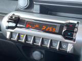 【オートエアコン】一度お好みの温度に設定すれば、車内の温度を検知し風量や温度を自動で調整。暑い&hellip;寒い&hellip;と何度もスイッチ操作をする必要はありません。快適な車内空間には必須の機能ですね♪
