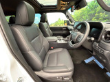 運転席シート廻りは使用感も少なく、良好な状態となっています。丁寧に使われていたことがよくわかりますね。