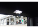 後方の車内ライトもLEDで明るく照らしてくれます☆