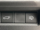 【パワーバックドア】スマートキーや運転席のボタンを押すだけでリアゲートが自動で開閉します!荷物を持っている時や、高い位置にあるバックドアを閉める際に便利な機能です♪