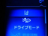 衝突被害軽減ブレーキなどを搭載した「サポカー」です。安全機能の詳細は販売店スタッフまでおたずねください。