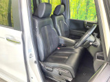運転席シート廻りは使用感も少なく、良好な状態となっています。丁寧に使われていたことがよくわかりますね。