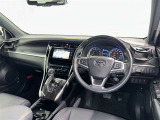 運転席まわりです。 各操作スイッチは使いやすい位置に配置されてます。