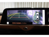 ガイドラインで車両間隔をつかみやすくなっています。バック時に見づらい場所や狭い駐車場で便利です♪