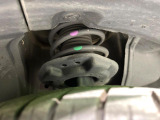 お車を安心してお乗りいただく為には、足回りの定期点検が欠かせません。サービスサポート(有償保証)では無料点検もご提供しており、安心のカーライフをお過ごしいただけるサポート体制が整っています。