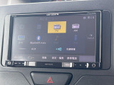 【ナビゲーション】目的地までしっかり案内してくれる使いやすいナビ。Bluetooth接続すればお持ちのスマホやMP3プレイヤーの音楽を再生可能!毎日の運転がさらに楽しくなります!!