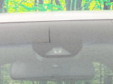 【ホンダセンシング】走行中に前方の車両等を認識し、衝突しそうな時は警報とブレーキで衝突回避と被害軽減をアシスト。より安全にドライブをお楽しみいただけます。