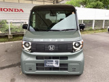 お客様に安全で快適なカーライフをお送りいただくために、中古車にも高いレベルの品質基準を設け、その基準に従って、全ての中古車について納車前整備を実施しています。