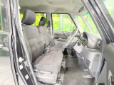 運転席シート廻りは使用感も少なく、良好な状態となっています。丁寧に使われていたことがよくわかりますね。