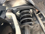 お車を安心してお乗りいただく為には、足回りの定期点検が欠かせません。サービスサポート(有償保証)では無料点検もご提供しており、安心のカーライフをお過ごしいただけるサポート体制が整っています。