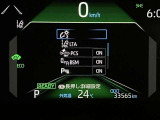 車線逸脱警報機能&衝突回避ブレーキ機能が付いています。