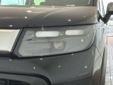 LEDヘッドライトは、点灯の瞬間から最大光量を発揮し、突然暗くなるトンネルなどでの安定感を高めます。