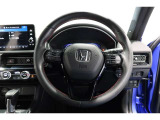 視認性の良いメーターで、運転中も情報がひと目で確認できて安心。見やすさにこだわったデザインで、毎日のドライブがもっと快適に
