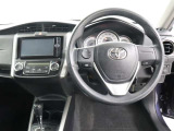 運転席側から見た写真です、お車にマッチングするように考えられたインパネデザイン!沢山のスイッチ類も運転される方が使いやすい位置に配置されていますね!