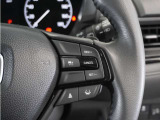 ◆アダプティブクルーズコントロール◆予め設定した車速内でクルマが自動的に加減速。前走車との適切な車間距離を維持しながら追従走行します。【LKAS】車線維持支援システムでステアリング操作を支援。