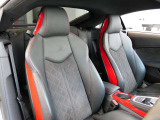 限定車専用の内装仕様となっております。