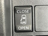 【パワースライドドア】スマートキーや運転席のスイッチでスライドドアの開閉が可能♪電動だから力を入れてドアを開ける必要が無く、小さいお子様でも、重い荷物を持っている時もラクに開け閉めできます♪