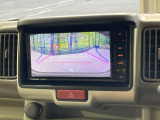 【バックカメラ】駐車時に後方がリアルタイム映像で確認できます。大型商業施設や立体駐車場での駐車時や、夜間のバック時に大活躍!運転スキルに関わらず、今や必須となった装備のひとつです!